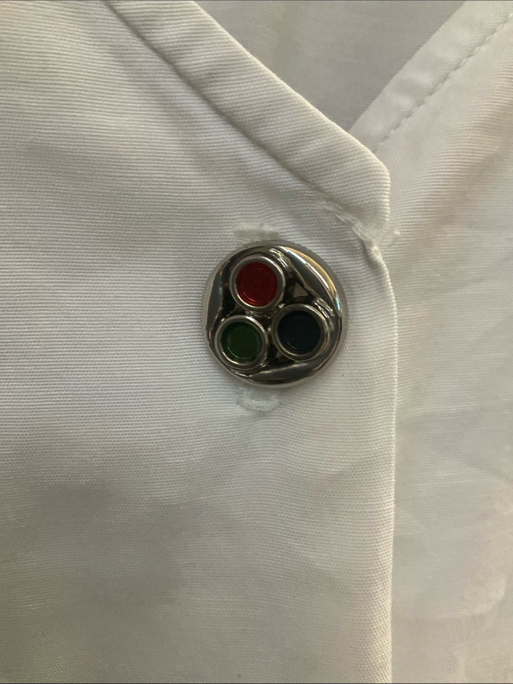 White Button-Front Blouse with Pocket • EUC • 26" p2p, 28" length - Picture 3 of 3